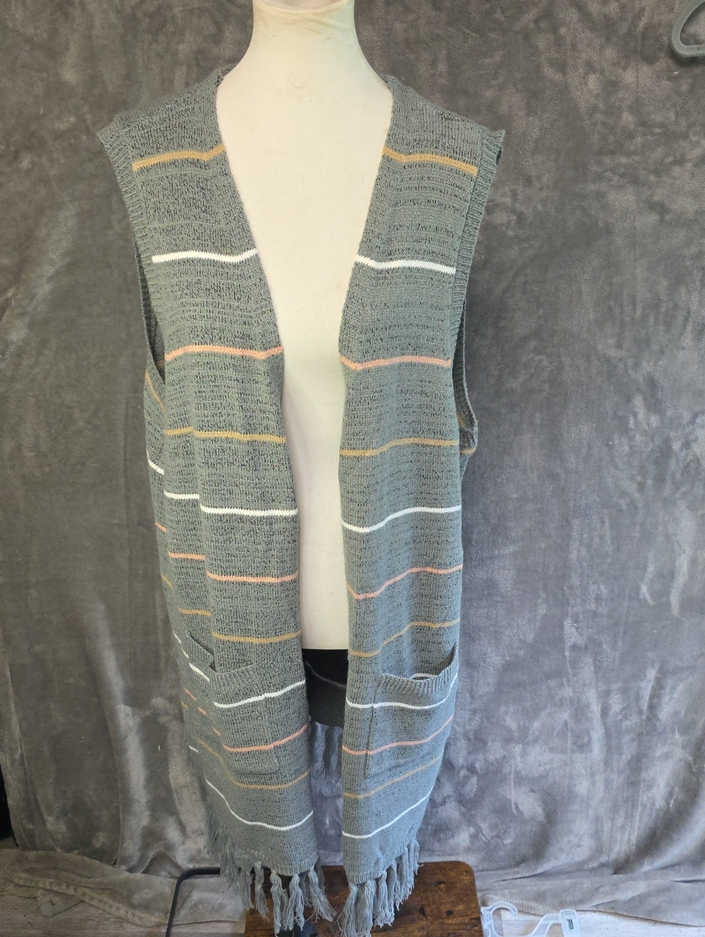 Gray Sleeveless Open-Front Fringe Knit Vest with Pastel Stripes